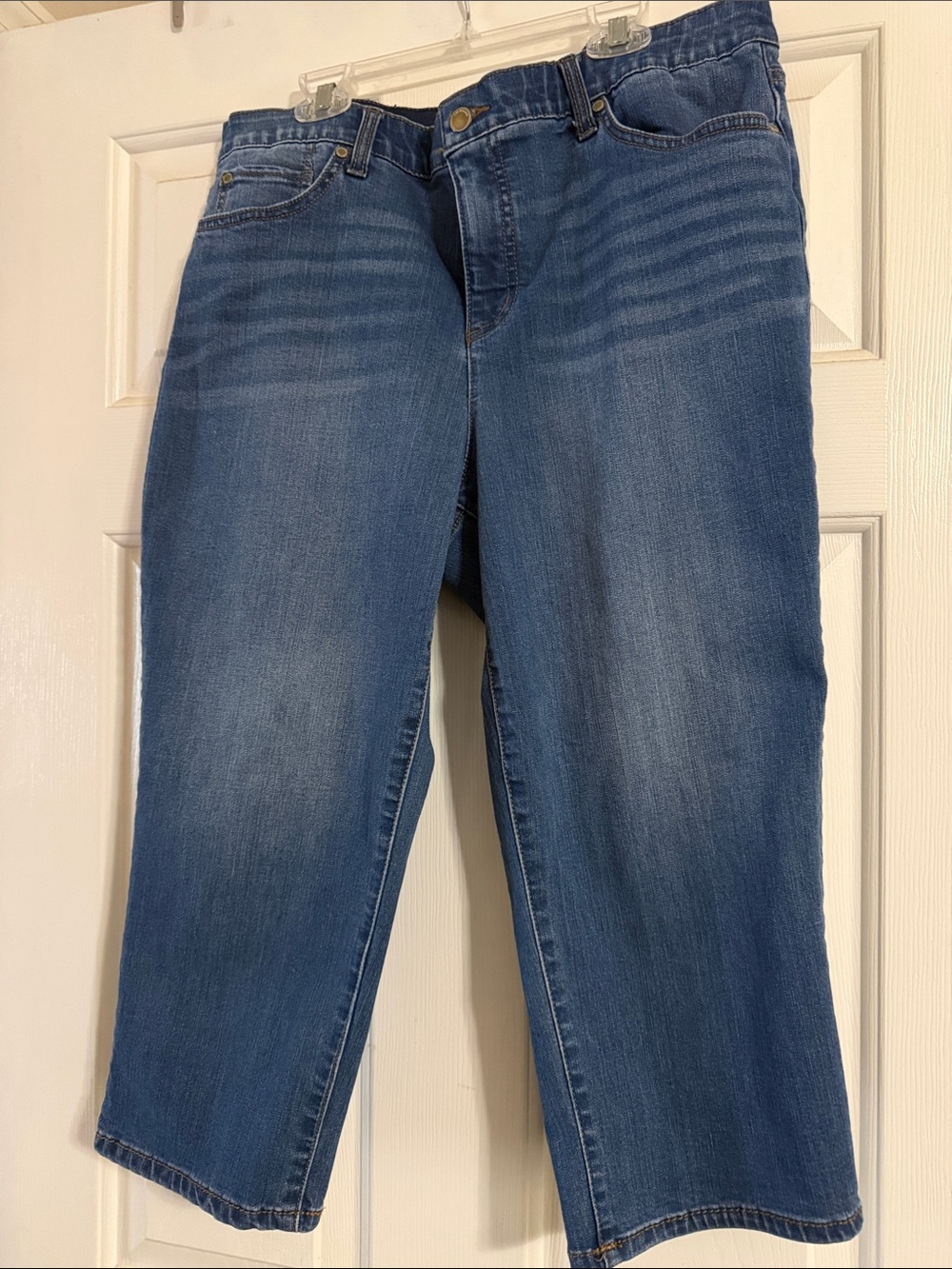 Kim Rogers Women’s Mid Wash Blue Capris